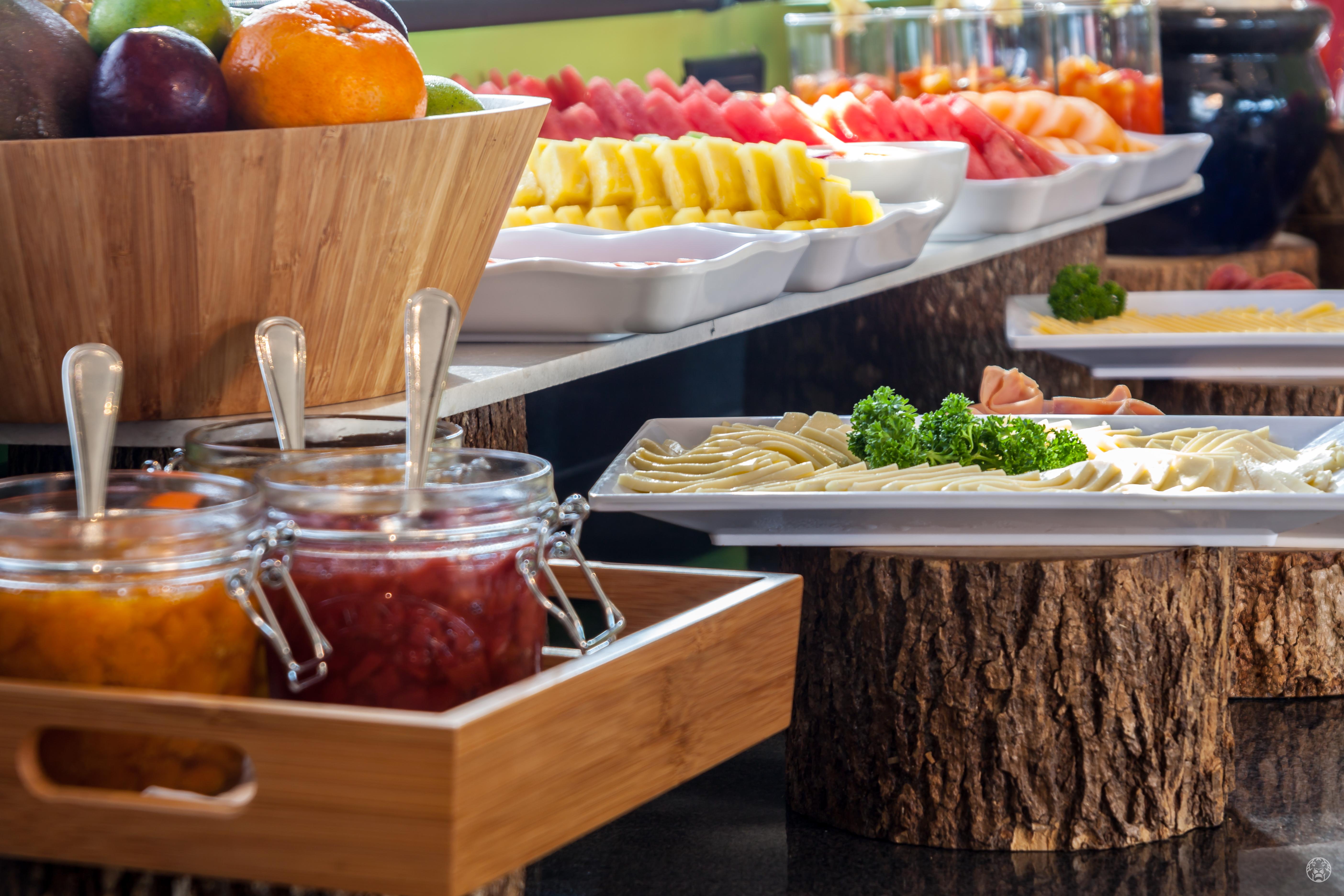 Ghl Collection Barranquilla Hotel Luaran gambar A buffet at a hotel